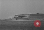 Standbild französischen Flieger Rossi und Codos Set Distance aufzeichnen Brooklyn New York City USA, 1933, aus Sekunde 39 historischem Filmmaterial Videoclip 65675054994