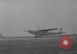 Standbild französischen Flieger Rossi und Codos Set Distance aufzeichnen Brooklyn New York City USA, 1933, aus Sekunde 41 historischem Filmmaterial Videoclip 65675054994
