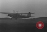 Standbild französischen Flieger Rossi und Codos Set Distance aufzeichnen Brooklyn New York City USA, 1933, aus Sekunde 49 historischem Filmmaterial Videoclip 65675054994