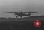 Standbild französischen Flieger Rossi und Codos Set Distance aufzeichnen Brooklyn New York City USA, 1933, aus Sekunde 50 historischem Filmmaterial Videoclip 65675054994