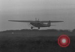 Standbild französischen Flieger Rossi und Codos Set Distance aufzeichnen Brooklyn New York City USA, 1933, aus Sekunde 51 historischem Filmmaterial Videoclip 65675054994