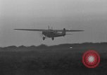 Standbild französischen Flieger Rossi und Codos Set Distance aufzeichnen Brooklyn New York City USA, 1933, aus Sekunde 52 historischem Filmmaterial Videoclip 65675054994