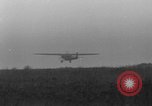 Standbild französischen Flieger Rossi und Codos Set Distance aufzeichnen Brooklyn New York City USA, 1933, aus Sekunde 56 historischem Filmmaterial Videoclip 65675054994
