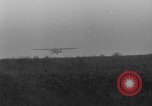 Standbild französischen Flieger Rossi und Codos Set Distance aufzeichnen Brooklyn New York City USA, 1933, aus Sekunde 60 historischem Filmmaterial Videoclip 65675054994