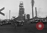Standbild industrielle Streik Brownsville Pennsylvania USA, 1933, aus Sekunde 24 historischem Filmmaterial Videoclip 65675054995