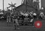 Standbild industrielle Streik Brownsville Pennsylvania USA, 1933, aus Sekunde 25 historischem Filmmaterial Videoclip 65675054995
