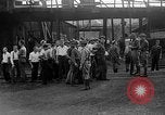 Standbild industrielle Streik Brownsville Pennsylvania USA, 1933, aus Sekunde 39 historischem Filmmaterial Videoclip 65675054995