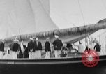 Immagine di Il Royal Yacht Squadron Regata Cowes Inghilterra Regno Unito, 1933, secondo 19 filmato di repertorio 65675054997