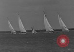 Immagine di Il Royal Yacht Squadron Regata Cowes Inghilterra Regno Unito, 1933, secondo 23 filmato di repertorio 65675054997