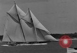 Immagine di Il Royal Yacht Squadron Regata Cowes Inghilterra Regno Unito, 1933, secondo 29 filmato di repertorio 65675054997
