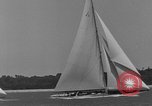 Immagine di Il Royal Yacht Squadron Regata Cowes Inghilterra Regno Unito, 1933, secondo 38 filmato di repertorio 65675054997