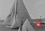 Immagine di Il Royal Yacht Squadron Regata Cowes Inghilterra Regno Unito, 1933, secondo 57 filmato di repertorio 65675054997