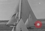 Immagine di Il Royal Yacht Squadron Regata Cowes Inghilterra Regno Unito, 1933, secondo 60 filmato di repertorio 65675054997
