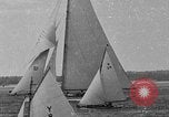 Immagine di Il Royal Yacht Squadron Regata Cowes Inghilterra Regno Unito, 1933, secondo 61 filmato di repertorio 65675054997