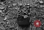 Standbild bootleggers Bergbau Scranton Pennsylvania USA, 1933, aus Sekunde 34 historischem Filmmaterial Videoclip 65675055003