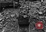 Standbild bootleggers Bergbau Scranton Pennsylvania USA, 1933, aus Sekunde 35 historischem Filmmaterial Videoclip 65675055003