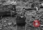 Standbild bootleggers Bergbau Scranton Pennsylvania USA, 1933, aus Sekunde 36 historischem Filmmaterial Videoclip 65675055003