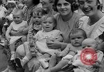 Standbild Messe baby Contest New York City USA, 1933, aus Sekunde 31 historischem Filmmaterial Videoclip 65675055005