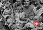 Standbild Messe baby Contest New York City USA, 1933, aus Sekunde 32 historischem Filmmaterial Videoclip 65675055005