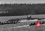 Standbild Native American Indian canoe Race Coupeville Washington USA, 1933, aus Sekunde 39 historischem Filmmaterial Videoclip 65675055007