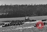 Standbild Native American Indian canoe Race Coupeville Washington USA, 1933, aus Sekunde 42 historischem Filmmaterial Videoclip 65675055007
