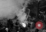 Immagine di Aurora vigili del fuoco combattono Woolworth Building fire Aurora Illinois USA, 1934, secondo 6 filmato di repertorio 65675055015
