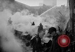 Immagine di Aurora vigili del fuoco combattono Woolworth Building fire Aurora Illinois USA, 1934, secondo 38 filmato di repertorio 65675055015