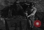 Image femme miner Cadiz Ohio USA, 1934, de la seconde 9 séquences d'archives historiques vidéo 65675055022