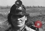 Image femme miner Cadiz Ohio USA, 1934, de la seconde 10 séquences d'archives historiques vidéo 65675055022