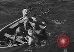 Image plongeurs natif Nassau Bahamas, 1934, de la seconde 57 séquences d'archives historiques vidéo 65675055024