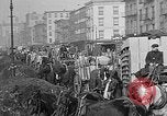 Immagine di Tempesta di neve nella città americana New York City USA, 1920, secondo 59 filmato di repertorio 65675055031