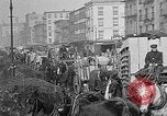 Immagine di Tempesta di neve nella città americana New York City USA, 1920, secondo 61 filmato di repertorio 65675055031