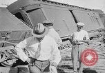 Immagine di Bruciato crollato ponte traliccio ferroviario Olmito Texas USA, 1915, secondo 23 filmato di repertorio 65675055033