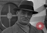 Standbild Sir Malcolm Campbell New York City USA, 1935, aus Sekunde 13 historischem Filmmaterial Videoclip 65675055051