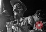 Immagine di Galleggianti per la sfilata di carnevale Viareggio Italia, 1935, secondo 34 filmato di repertorio 65675055055