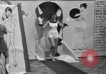 Immagine di Sfilata di moda Coral Gables Florida USA, 1935, secondo 20 filmato di repertorio 65675055057