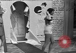 Immagine di Sfilata di moda Coral Gables Florida USA, 1935, secondo 25 filmato di repertorio 65675055057