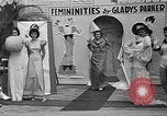 Immagine di Sfilata di moda Coral Gables Florida USA, 1935, secondo 57 filmato di repertorio 65675055057