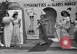 Immagine di Sfilata di moda Coral Gables Florida USA, 1935, secondo 58 filmato di repertorio 65675055057
