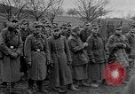 Standbild deutschen Gefangenen marschierten durch die Stadt Mulhouse Elsass Frankreich, 1944, aus Sekunde 5 historischem Filmmaterial Videoclip 65675055073