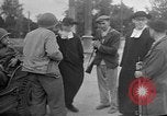 Standbild französischen Widerstandskämpfer übernehmen Sie die Kontrolle Reims Frankreich, 1944, aus Sekunde 20 historischem Filmmaterial Videoclip 65675055076