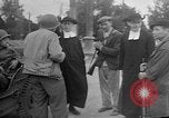 Standbild französischen Widerstandskämpfer übernehmen Sie die Kontrolle Reims Frankreich, 1944, aus Sekunde 21 historischem Filmmaterial Videoclip 65675055076
