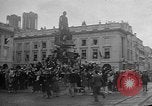 Standbild französischen Widerstandskämpfer übernehmen Sie die Kontrolle Reims Frankreich, 1944, aus Sekunde 24 historischem Filmmaterial Videoclip 65675055076