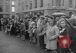 Standbild französischen Widerstandskämpfer übernehmen Sie die Kontrolle Reims Frankreich, 1944, aus Sekunde 27 historischem Filmmaterial Videoclip 65675055076