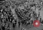 Standbild französischen Widerstandskämpfer übernehmen Sie die Kontrolle Reims Frankreich, 1944, aus Sekunde 40 historischem Filmmaterial Videoclip 65675055076