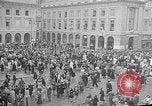 Standbild französischen Widerstandskämpfer übernehmen Sie die Kontrolle Reims Frankreich, 1944, aus Sekunde 48 historischem Filmmaterial Videoclip 65675055076