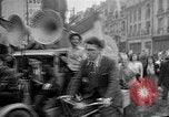 Standbild französischen Widerstandskämpfer übernehmen Sie die Kontrolle Reims Frankreich, 1944, aus Sekunde 57 historischem Filmmaterial Videoclip 65675055076