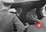 Image des membres britanniques du Parlement visiter Camp de concentration Buchenwald Allemagne, 1945, de la seconde 5 séquences d'archives historiques vidéo 65675055079