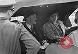 Image des membres britanniques du Parlement visiter Camp de concentration Buchenwald Allemagne, 1945, de la seconde 8 séquences d'archives historiques vidéo 65675055079