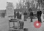Image des membres britanniques du Parlement visiter Camp de concentration Buchenwald Allemagne, 1945, de la seconde 14 séquences d'archives historiques vidéo 65675055079